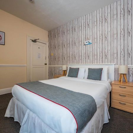 Oyo Pier Hotel Rhyl Exterior photo