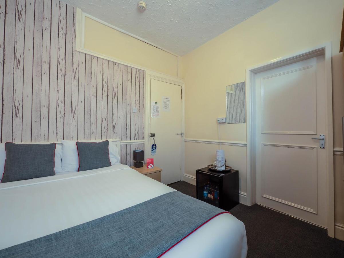 Oyo Pier Hotel Rhyl Exterior photo