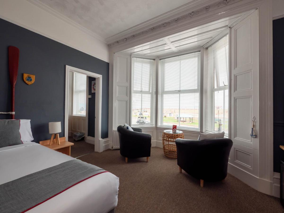 Oyo Pier Hotel Rhyl Exterior photo