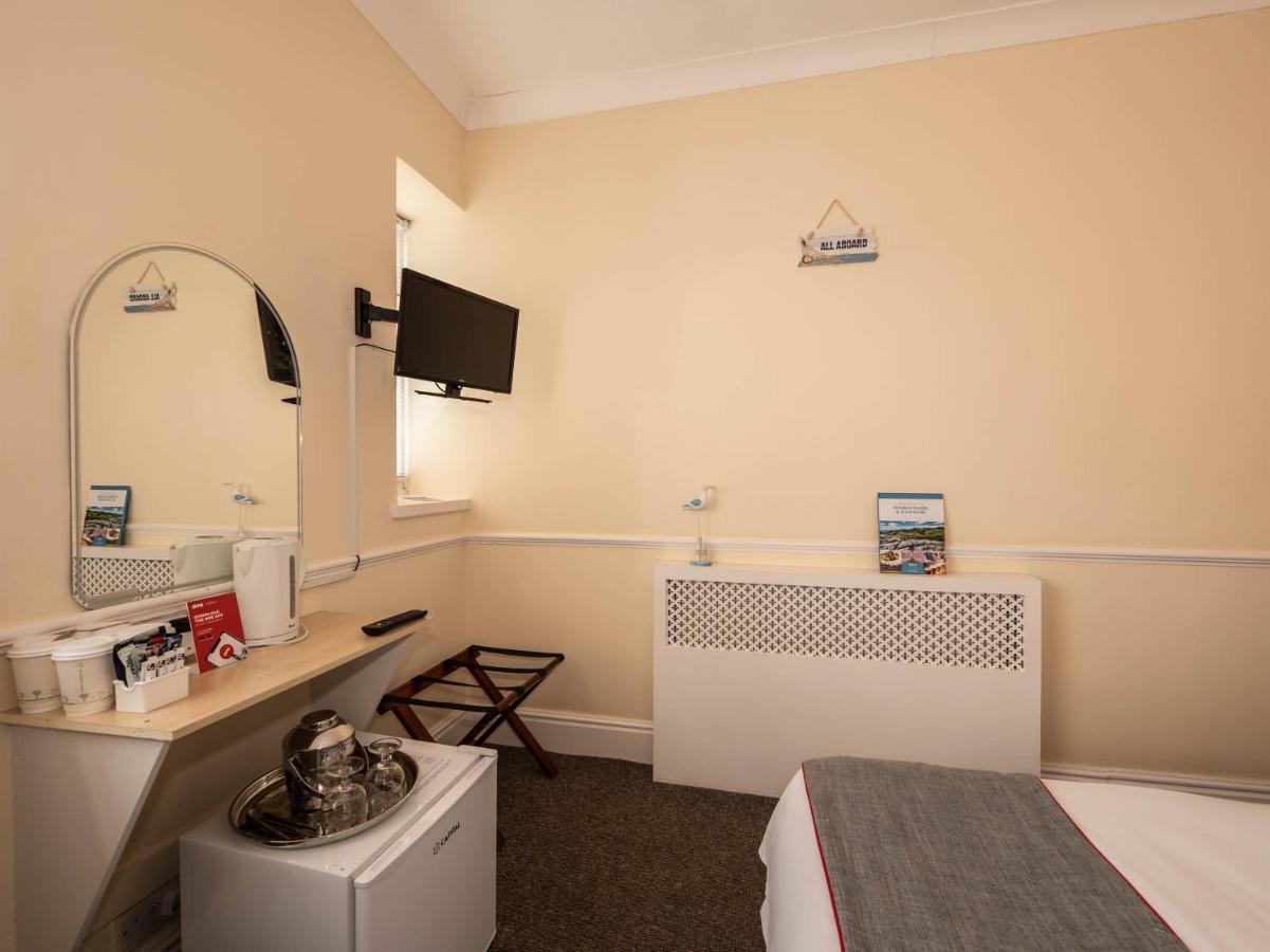 Oyo Pier Hotel Rhyl Exterior photo