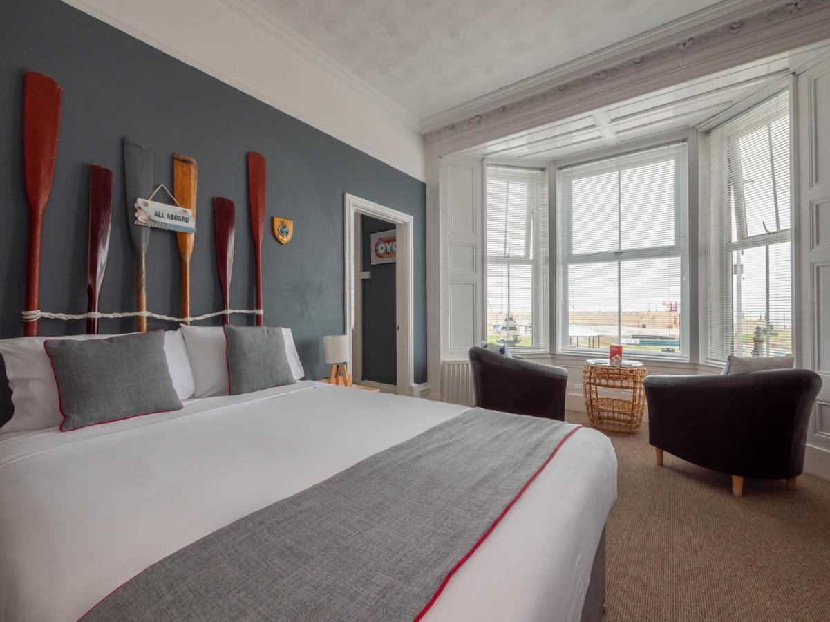 Oyo Pier Hotel Rhyl Exterior photo
