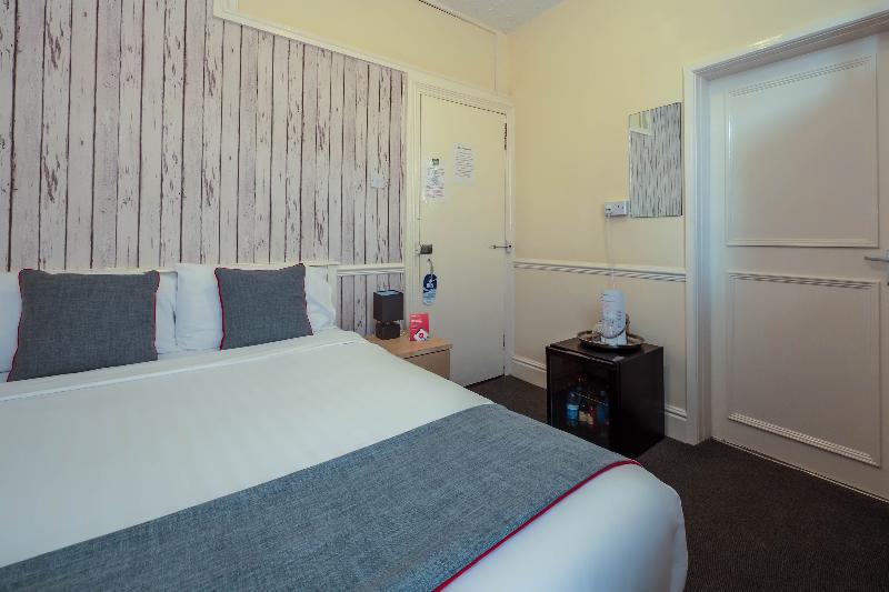 Oyo Pier Hotel Rhyl Exterior photo